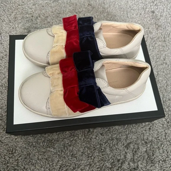 Gucci Kids Shoes with Red, Blue, and Cream Bows